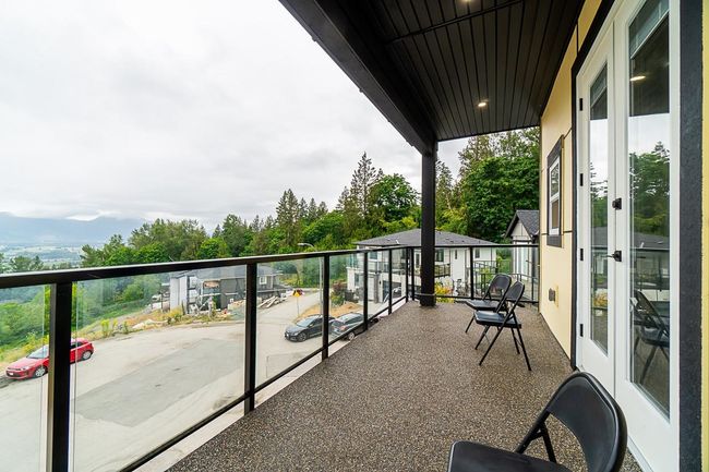 8204 Harvest Place, House other with 6 bedrooms, 4 bathrooms and null parking in Chilliwack BC | Image 8