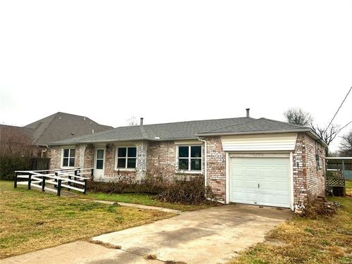 9704 E Reno Ave, Midwest City, OK, 73130-3502 | Card Image