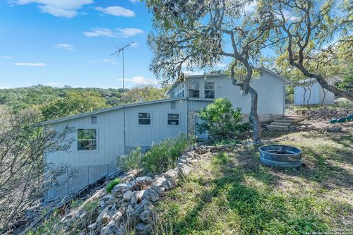 137 Hill Top Ln, Lakehills, TX, 78063-6742 | Card Image