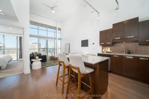 803-2 Fieldway Rd, Etobicoke, ON, M8Z0B9 | Card Image