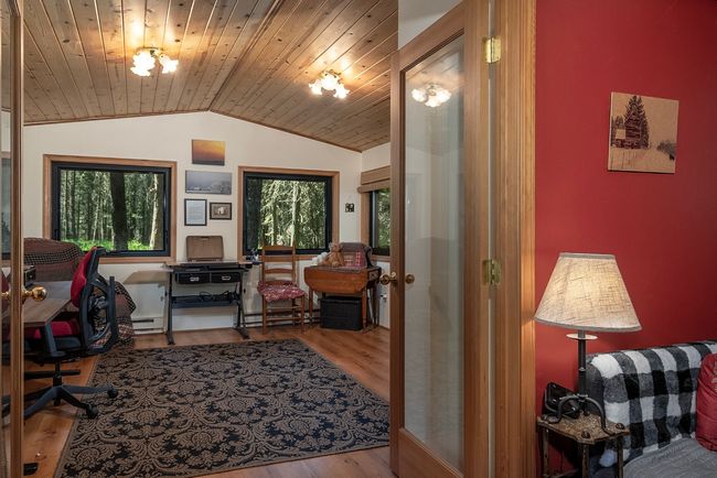Seller uses this space as an office. | Image 16