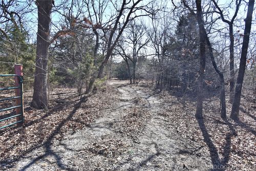 83 Seneca Dr, Sand Springs, OK, 74063-8389 | Card Image