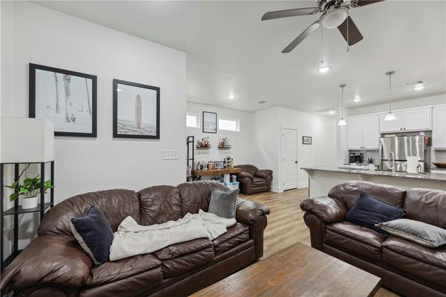 1952 Royal Loop, Townhouse with 3 bedrooms, 3 bathrooms and 1 parking in Belton TX | Image 4