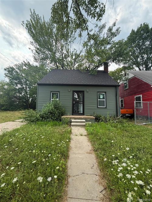 20221 Coventry St, Detroit, MI, 48203-1181 | Card Image