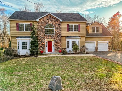 64 Mosher Rd, PRINCETON, NJ, 08540-8413 | Card Image