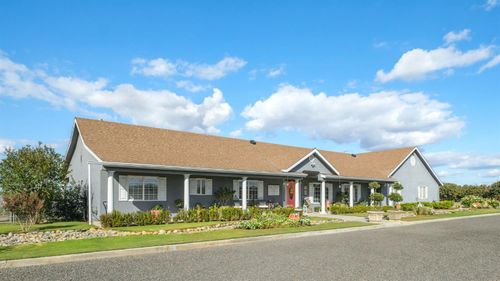 17534 Lacey Blvd, Lemoore, CA, 93245-9503 | Card Image