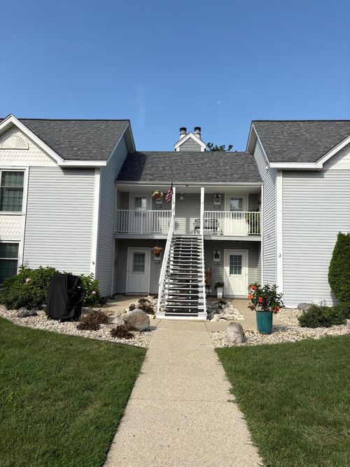 158-300 Foxwood Drive, Waterford, WI, 53185 | Card Image