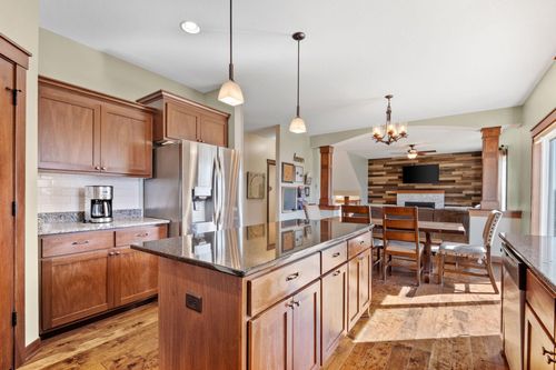 857 Oakmont Ln, Waconia, MN, 55387-4582 | Card Image