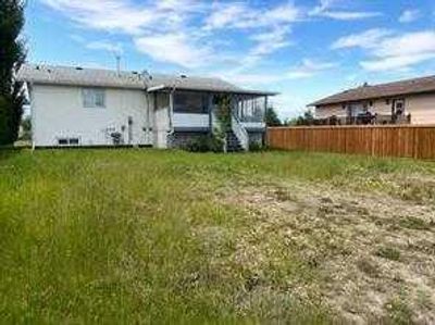 4535 46 St, House detached with 5 bedrooms, 3 bathrooms and 4 parking in Rycroft AB | Image 3