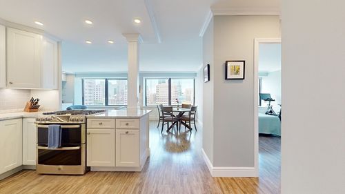 apt-24h-65 E India Row, Boston, MA, 02110-3388 | Card Image