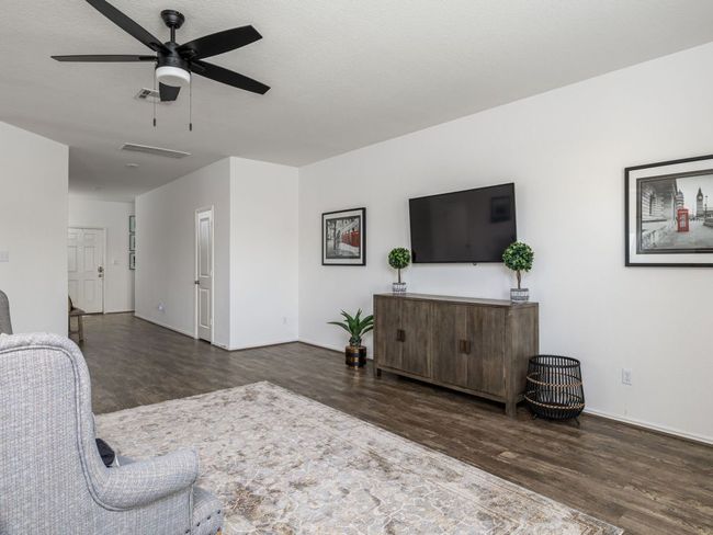 35H - 752 Circle Way, House other with 4 bedrooms, 3 bathrooms and 2 parking in Jarrell TX | Image 6
