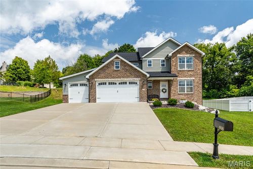 327 Star Ln, Glen Carbon, IL, 62034-1156 | Card Image