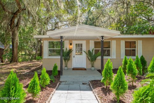 111 2nd St, Melrose, FL, 32666-3050 | Card Image