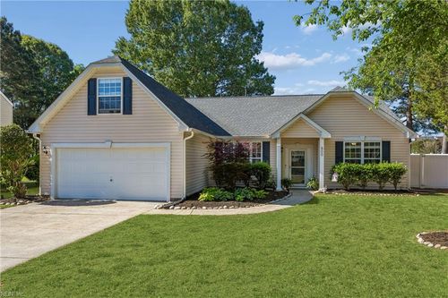 800 Andrews Xing, Smithfield, VA, 23430-5857 | Card Image