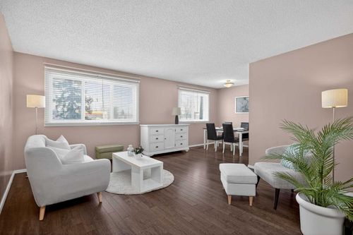 10304 Braeside Dr Sw, Calgary, AB, T2W1B4 | Card Image