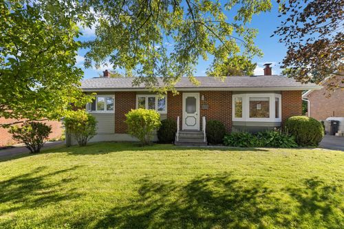 8 Muriel Ave, House with 4 bedrooms, 2 bathrooms and 1 parking in Dartmouth NS | Card Image