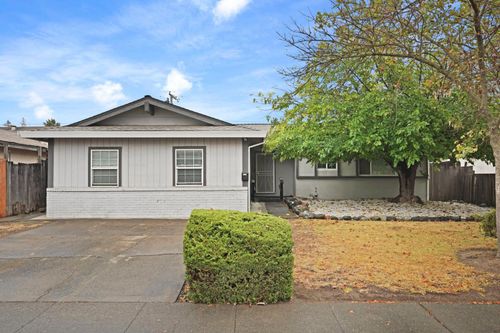 7421 Troon Way, Sacramento, CA, 95822 | Card Image