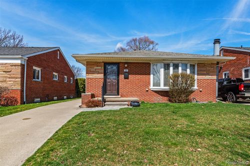 318 Park Dr, Clawson, MI, 48017-1268 | Card Image