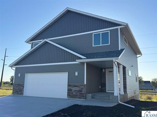 1813 Bluestem Dr, Mankato, MN, 56001-1200 | Card Image