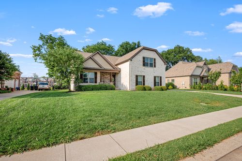2743 Crowne Pointe Dr, Murfreesboro, TN, 37130-6654 | Card Image