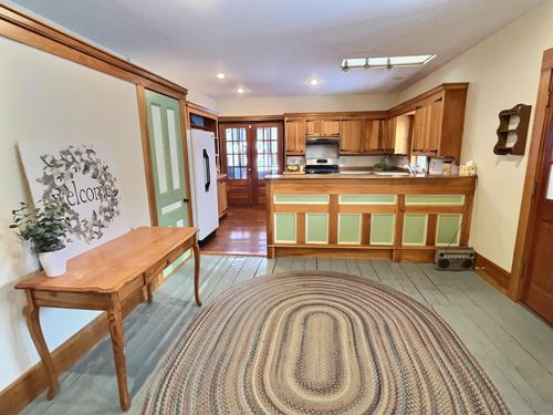 24 Greenhouse Ln, Bradford, NH, 03221-3505 | Card Image