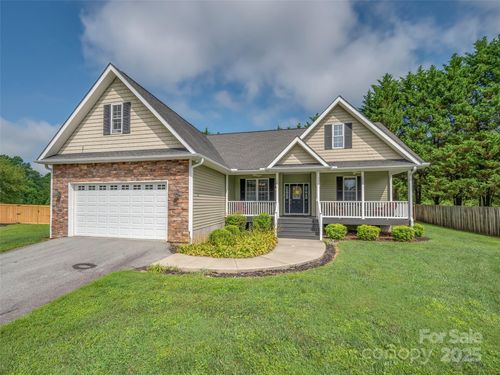 246 Springfield Meadow Dr, Etowah, NC, 28729-8768 | Card Image