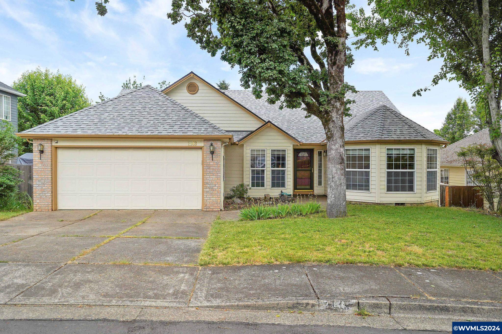 Bridgeport Ave, Salem, OR 97306