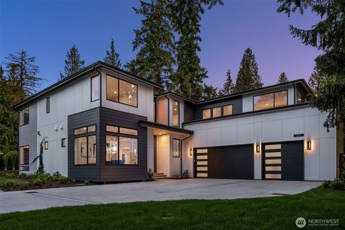 12831 Ne 80th St, Kirkland, WA, 98033-8209 | Card Image