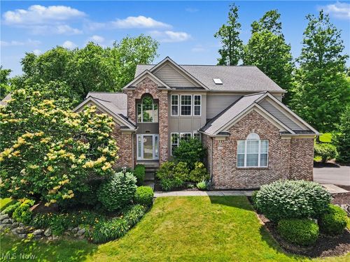 532 Covington Ln, Chagrin Falls, OH, 44023-6741 | Card Image