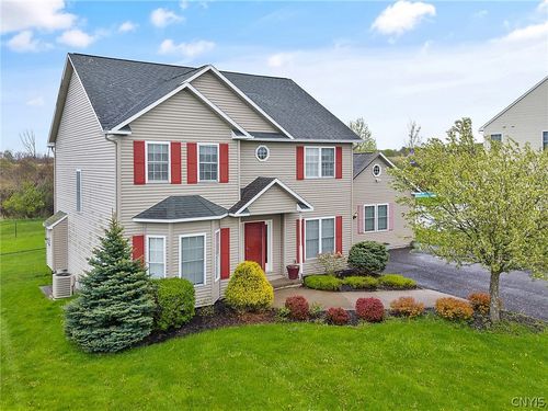 4702 Manor Hill Dr, Syracuse, NY, 13215-1364 | Card Image