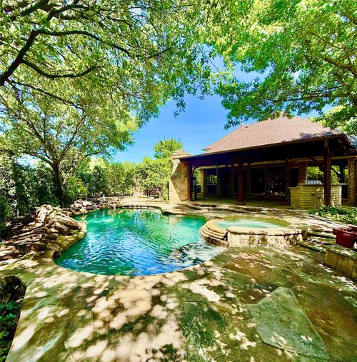 900 Autumn Ct, Mckinney, TX, 75072-5564 | Card Image