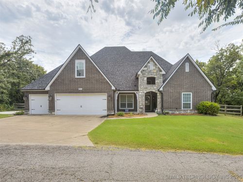 4515 W 93rd St, Tulsa, OK, 74132-3717 | Card Image