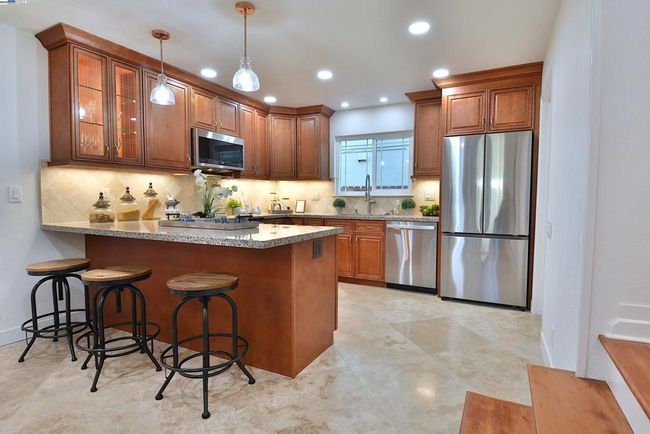 651 Brookfield Dr, House other with 3 bedrooms, 2 bathrooms and 2 parking in Livermore CA | Image 9