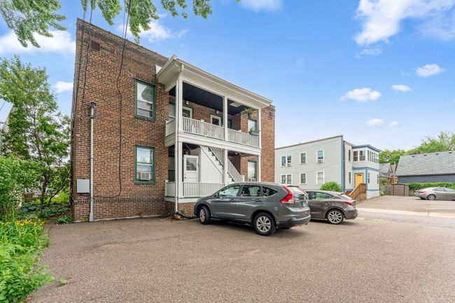 Off-street parking behind the building | Image 33