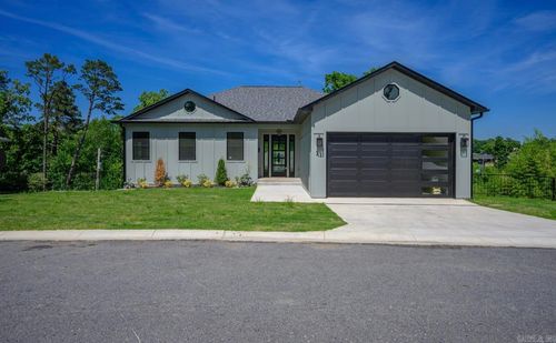 31 Lefever Ln, Little Rock, AR, 72227-3303 | Card Image