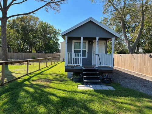 4806 Palm St, Bacliff, TX, 77518-1561 | Card Image