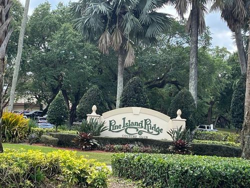 104-1518 Whitehall Dr, Davie, FL, 33324-6635 | Card Image