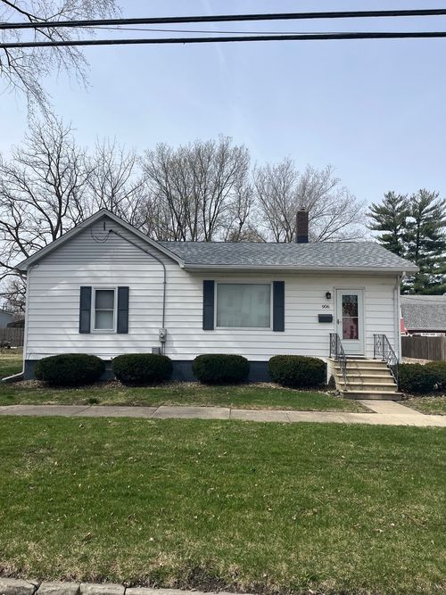 906 N Wasson St, Streator, IL, 61364-2067 | Card Image