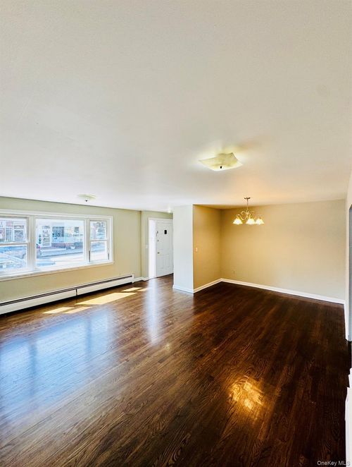 86 Old Tappan Road, Orangetown, NY, 10983 | Card Image