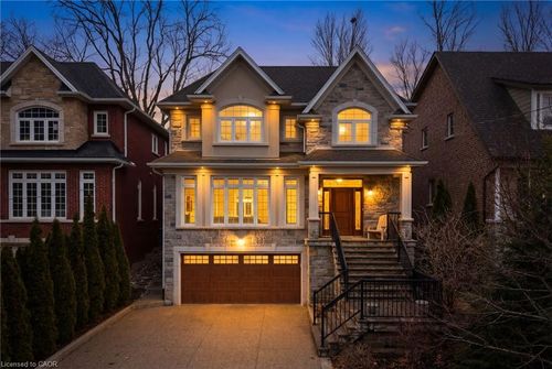 67 Alma St, Dundas, ON, L9H2E3 | Card Image
