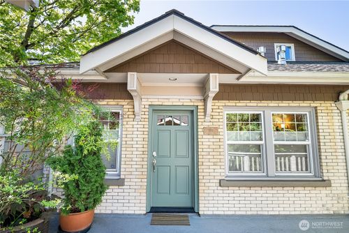 unit-102-2225 Eastlake Ave E, Seattle, WA, 98102-3438 | Card Image