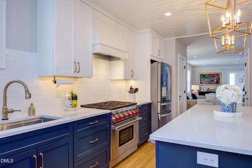 1106 Glenwood Ave, Raleigh, NC, 27605-1516 | Card Image