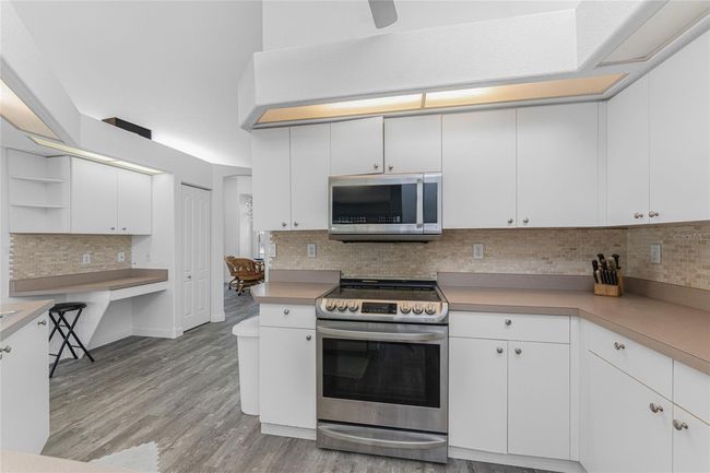 Full kitchen appliance included! | Image 20