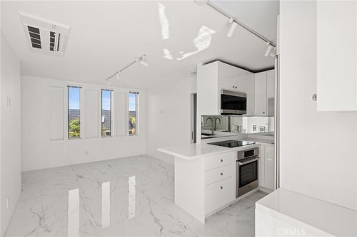 a-705 E Balboa, Newport Beach, CA, 92661 | Card Image