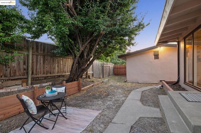 Spacious Back Yard | Image 45