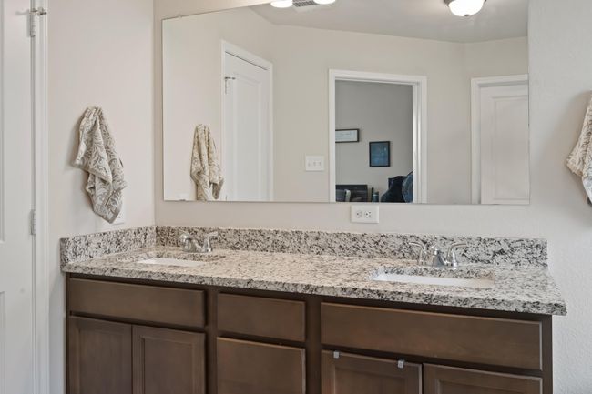2040 Muscadine Trl, House other with 3 bedrooms, 2 bathrooms and 2 parking in Brenham TX | Image 22