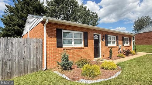 17 Rogers Cir, NEWARK, DE, 19702-5306 | Card Image