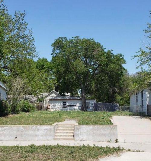 508 W 1st St, Newton, KS, 67114-3302 | Card Image