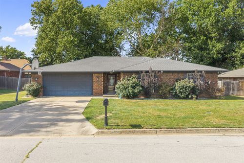 1501 Rosedale St, Ardmore, OK, 73401-3715 | Card Image