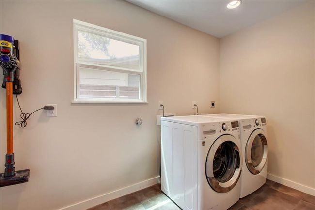 1708 Ullrich Ave, House other with 3 bedrooms, 3 bathrooms and 2 parking in Austin TX | Image 28